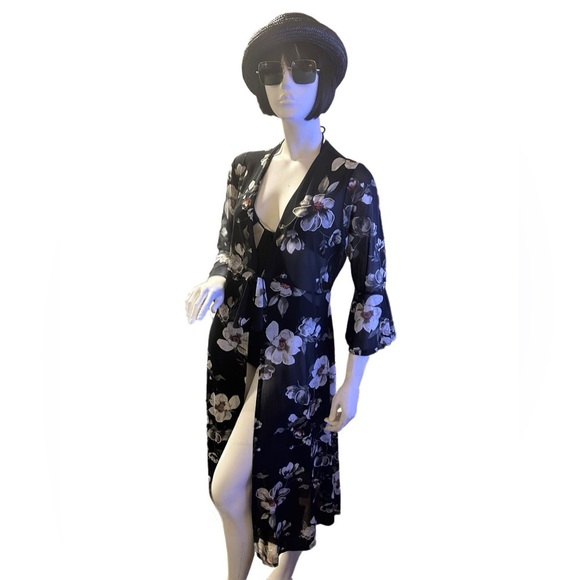 Ember Black & White Magnolia Floral Kimono Beach Coverup with Front tie, Size L - Picture 4 of 5
